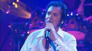 Engelbert Humperdinck Live  Spanish EyesLove Me With All Of Your Heart [upl. by Chas]